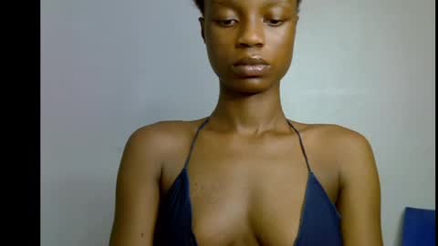 Snapshot of slim_petitqueen chatting on May 16, 2026, 5:34 pm Alice online show from May 16, 2026, 5:34 pm