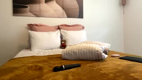 Barbie Stylebender online show from September 22, 2025, 6:10 pm