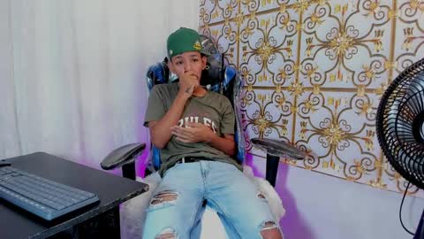 SlimLatino  online show from April 7, 2026, 11:32 am