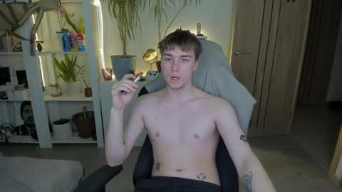 Snapshot of slippery_baby chatting on February 24, 2025, 5:20 pm Mila online show from February 24, 2025, 5:20 pm