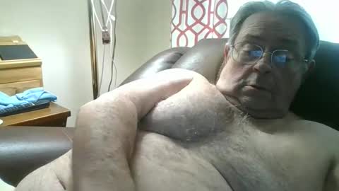 slippery_duck online show from April 1, 2026, 2:47 pm