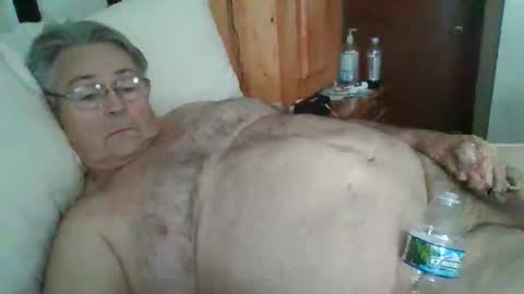 slippery_duck online show from April 27, 2026, 6:17 pm