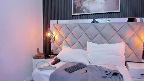 Snapshot of slut_milf_ chatting on November 4, 2025, 7:24 pm slut_milf_ online show from November 4, 2025, 7:24 pm