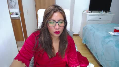 Snapshot of slutdirty1xxx chatting on December 22, 2024, 9:33 am Slutdirtyxxx online show from December 22, 2024, 9:33 am