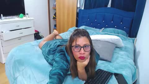 Snapshot of slutdirty1xxx chatting on September 21, 2025, 9:22 am Slutdirtyxxx online show from September 21, 2025, 9:22 am