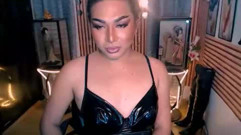 Snapshot of sluthotcummer69x chatting on February 3, 2026, 2:53 am EMPRESS GODDESS KRISTINE online show from February 3, 2026, 2:53 am