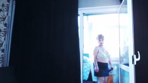 slutihmami online show from July 10, 2026, 6:17 am