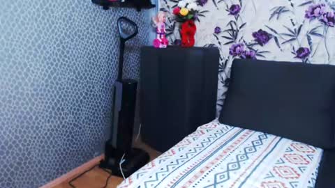 slutihmami online show from July 24, 2026, 5:16 am