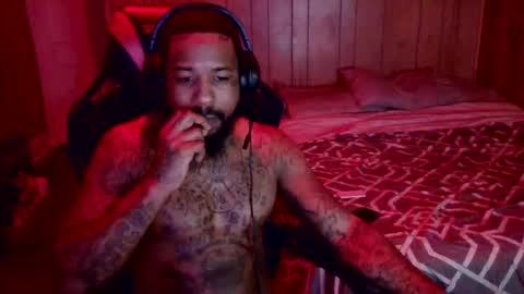 Snapshot of slutmeout007 chatting on January 11, 2026, 12:32 pm KingTarzan online show from January 11, 2026, 12:32 pm