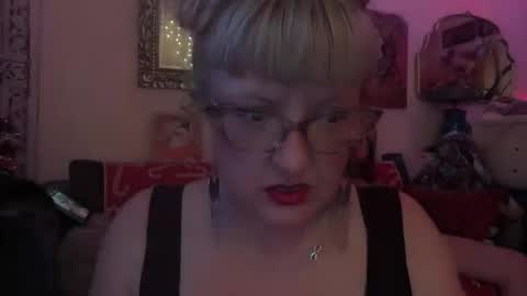 Snapshot of slutsinthecity138 chatting on December 4, 2025, 10:24 am slutsinthecity138 online show from December 4, 2025, 10:24 am