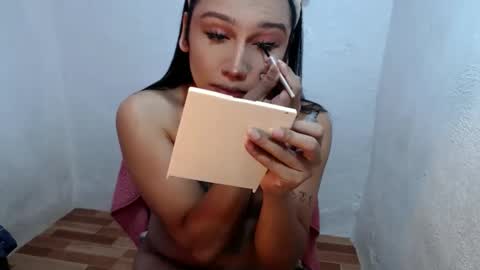 Snapshot of slutty_classyxx chatting on September 19, 2025, 5:13 pm Lovie online show from September 19, 2025, 5:13 pm