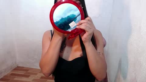 Snapshot of slutty_classyxx chatting on February 25, 2026, 2:43 am Lovie online show from February 25, 2026, 2:43 am