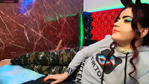 Snapshot of slutty_milf_bitch chatting on February 20, 2026, 1:57 am Ana online show from February 20, 2026, 1:57 am