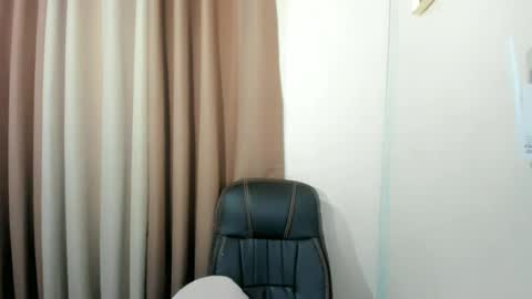 SHANIN online show from June 18, 2026, 1:17 am