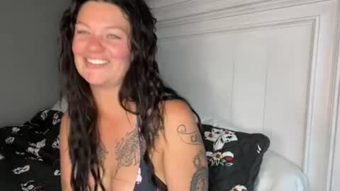 sluttycouple840 online show from July 29, 2026, 2:32 am