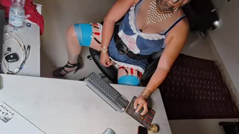 sluttygina1 online show from June 19, 2026, 8:56 pm