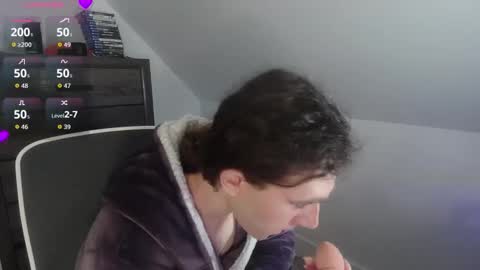 Natsu online show from March 11, 2026, 4:57 pm