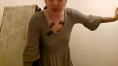 SluttySuzie17 online show from May 2, 2026, 8:58 pm
