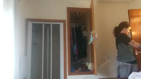 SluttySuzie17 online show from May 6, 2026, 3:39 pm