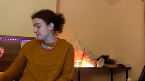 SluttySuzie17 online show from May 13, 2026, 9:44 pm