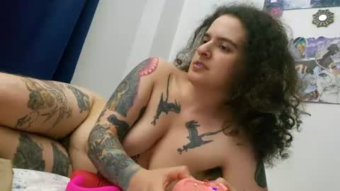 SluttySuzie17 online show from July 21, 2026, 3:42 am