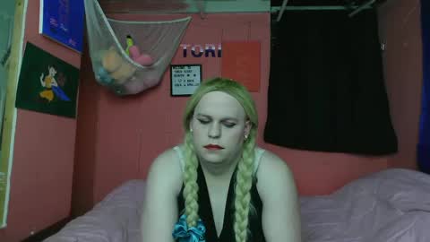 Tori Smith online show from February 12, 2025, 5:37 am