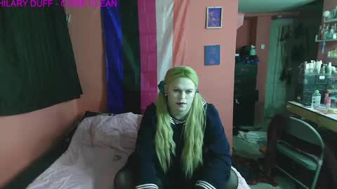 Tori Smith online show from February 20, 2025, 5:12 am