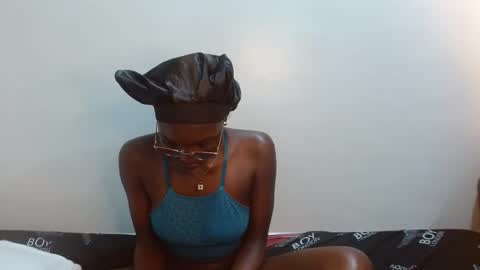 Snapshot of sly_rose chatting on November 12, 2025, 8:52 pm sly_rose online show from November 12, 2025, 8:52 pm