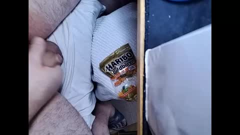 Snapshot of small_1986 chatting on January 9, 2025, 9:37 am transmisin gratuita bajo demanda free broadcast on demand online show from January 9, 2025, 9:37 am