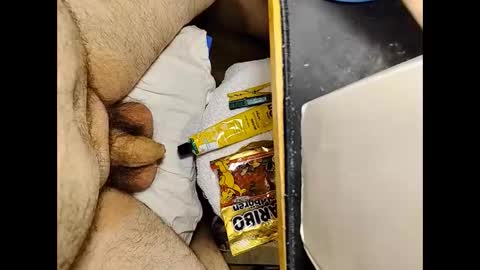 Snapshot of small_1986 chatting on January 25, 2025, 12:16 pm transmisin gratuita bajo demanda free broadcast on demand online show from January 25, 2025, 12:16 pm