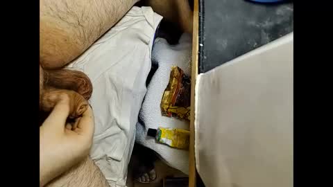 Snapshot of small_1986 chatting on February 20, 2025, 12:15 pm transmisin gratuita bajo demanda free broadcast on demand online show from February 20, 2025, 12:15 pm