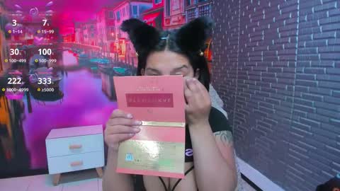 Mariana Torres online show from October 29, 2025, 1:46 pm