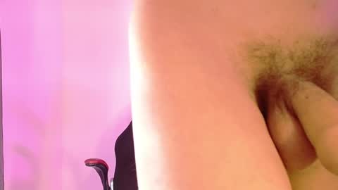 Small Hot19 online show from November 16, 2025, 3:28 pm