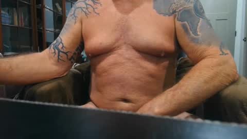 smallercockfun online show from October 5, 2025, 5:44 pm