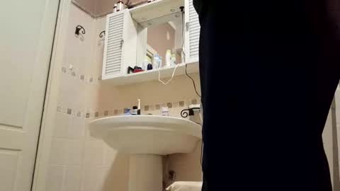 smallone8825 online show from April 12, 2026, 6:18 am