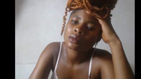 smallsluty online show from May 21, 2026, 7:15 am