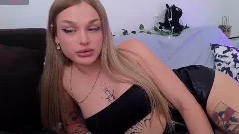 Snapshot of smanuna chatting on August 4, 2026, 4:20 pm Manuna online show from August 4, 2026, 4:20 pm
