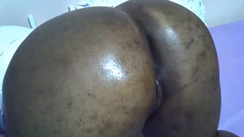 Snapshot of smart_lilly chatting on June 5, 2026, 7:19 pm smart_lilly online show from June 5, 2026, 7:19 pm