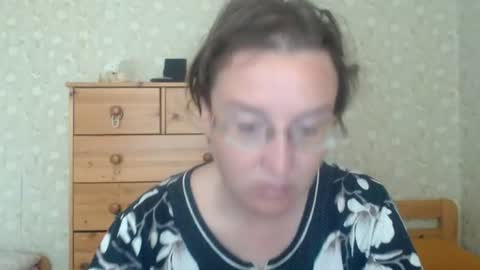 Snapshot of smart_rose chatting on June 18, 2026, 8:25 am smart_rose online show from June 18, 2026, 8:25 am