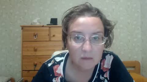 Snapshot of smart_rose chatting on June 20, 2026, 4:43 pm smart_rose online show from June 20, 2026, 4:43 pm