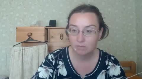 Snapshot of smart_rose chatting on June 25, 2026, 8:08 am smart_rose online show from June 25, 2026, 8:08 am