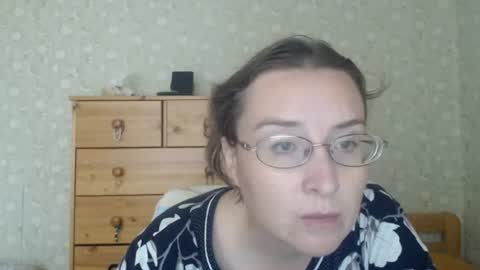 Snapshot of smart_rose chatting on June 27, 2026, 9:47 am smart_rose online show from June 27, 2026, 9:47 am