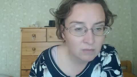 Snapshot of smart_rose chatting on June 27, 2026, 12:22 pm smart_rose online show from June 27, 2026, 12:22 pm