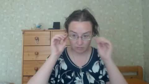 Snapshot of smart_rose chatting on June 28, 2026, 8:42 am smart_rose online show from June 28, 2026, 8:42 am