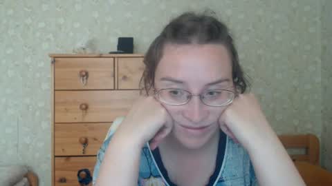 Snapshot of smart_rose chatting on July 7, 2026, 1:15 pm smart_rose online show from July 7, 2026, 1:15 pm