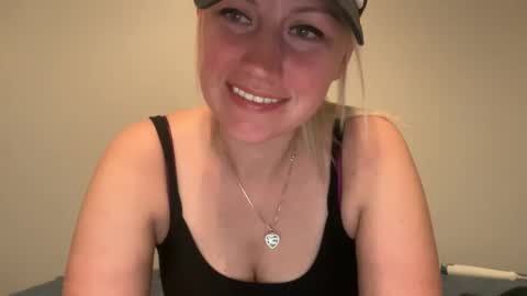 Snapshot of smexxii93 chatting on December 8, 2024, 4:35 am smexxii93 online show from December 8, 2024, 4:35 am