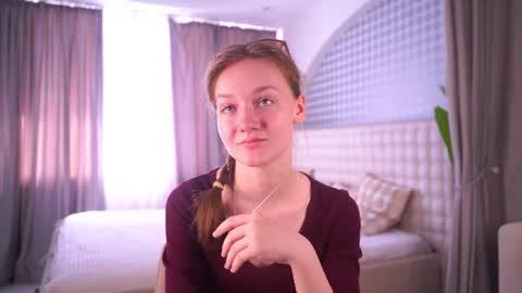 Snapshot of smilysun chatting on June 18, 2026, 5:30 am Lucy online show from June 18, 2026, 5:30 am