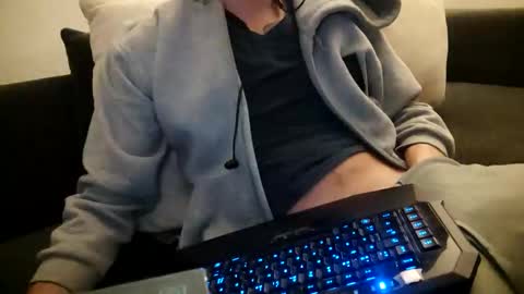 Smokeandwatching online show from December 8, 2024, 12:18 am