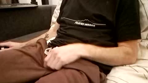 Smokeandwatching online show from November 7, 2025, 7:58 pm