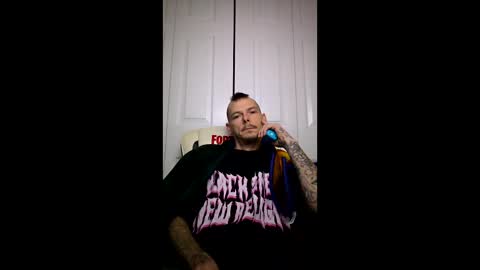 Snapshot of smokebandit420 chatting on December 17, 2025, 1:55 am smokebandit420 online show from December 17, 2025, 1:55 am